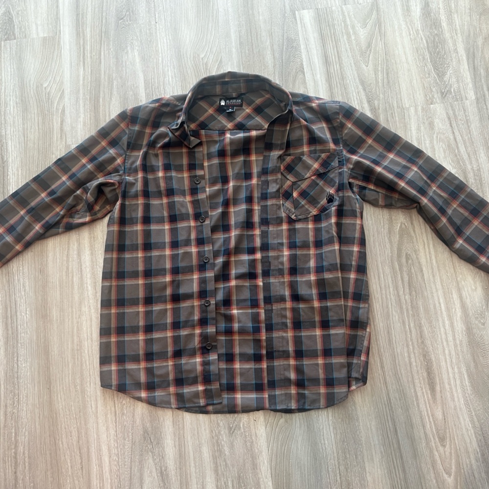 Men’s flannel button up